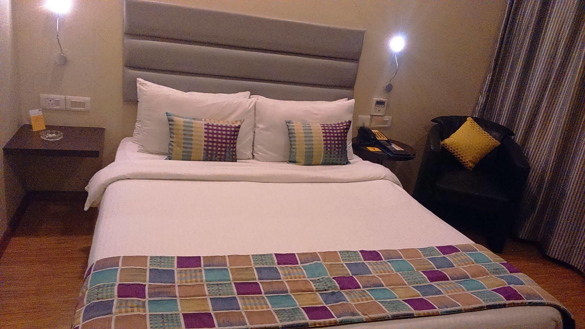 Keys Select By Lemon Tree Hotels, Whitefield, Bengaluru Buitenkant foto